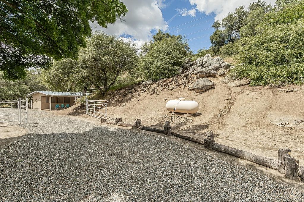 Image 47 of property listing at 26876 Tollhouse Road, Tollhouse, CA 93667