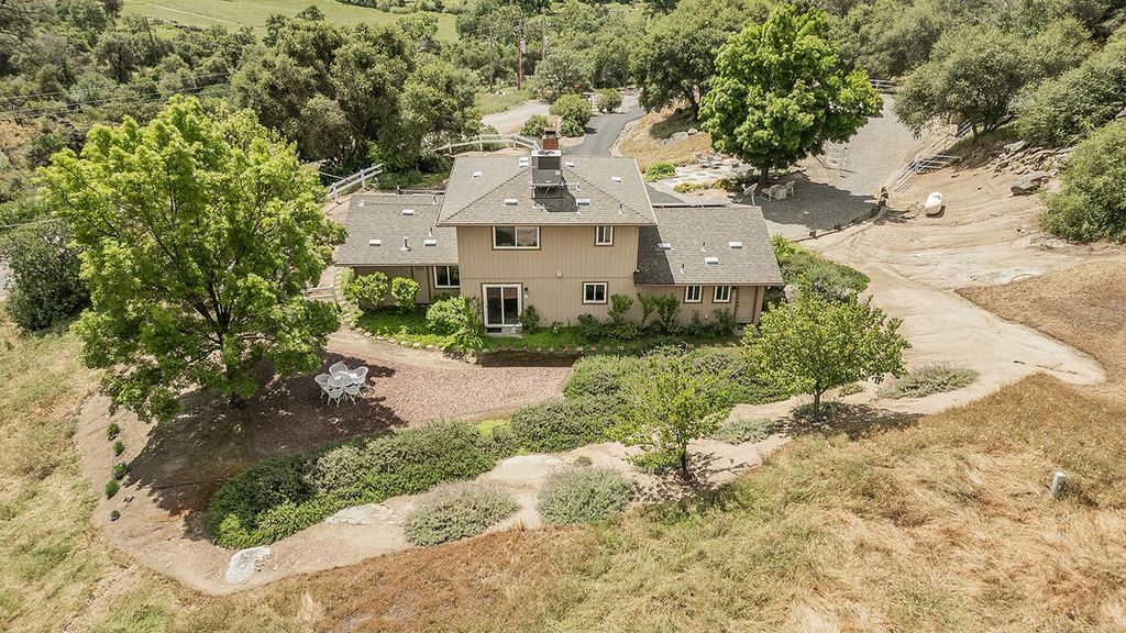Image 7 of property listing at 26876 Tollhouse Road, Tollhouse, CA 93667