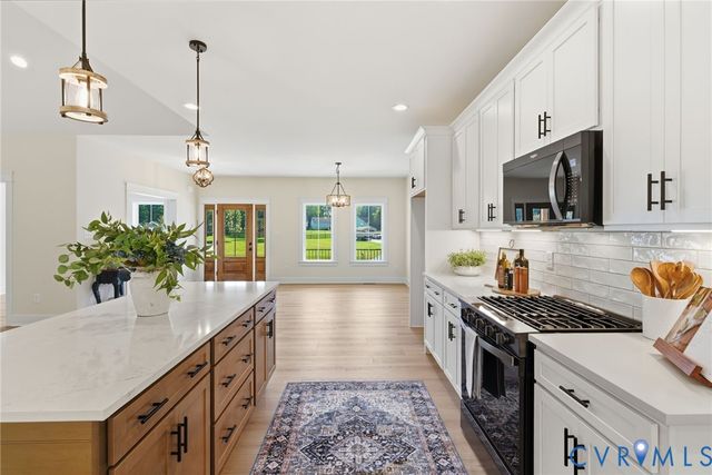 7376 River Rd, Hanover, VA 23069