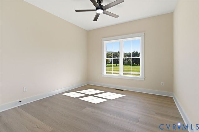 7376 River Rd, Hanover, VA 23069