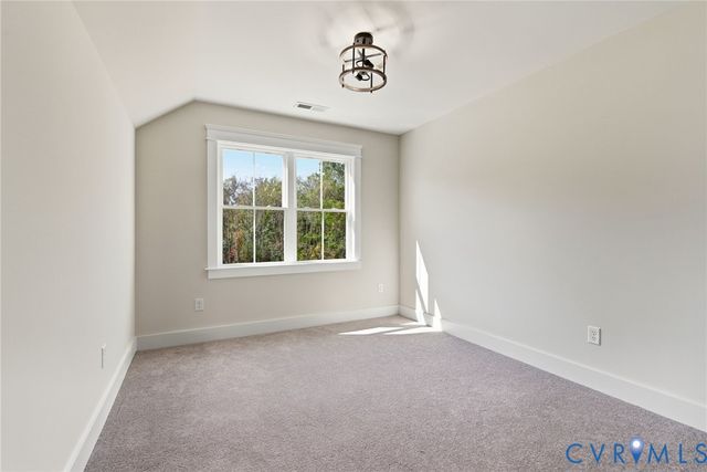 7376 River Rd, Hanover, VA 23069