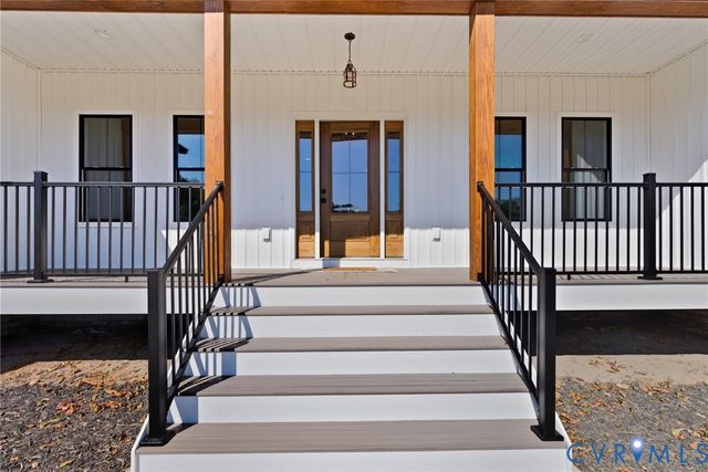 7376 River Rd, Hanover, VA 23069