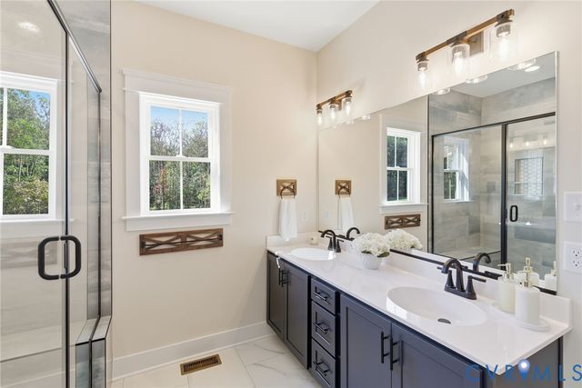 7376 River Rd, Hanover, VA 23069