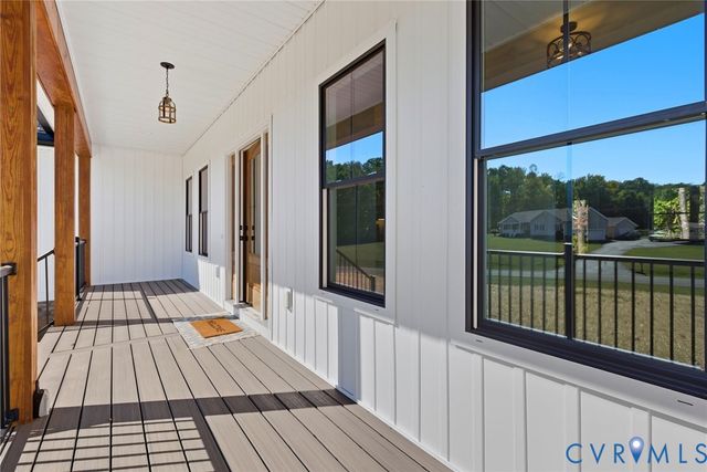 7376 River Rd, Hanover, VA 23069