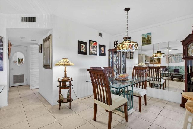 100 SE 6TH Avenue 303, Pompano Beach, FL 33060