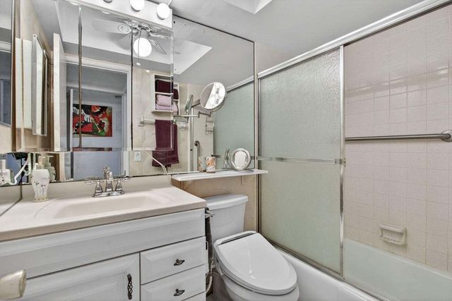 100 SE 6TH Avenue 303, Pompano Beach, FL 33060