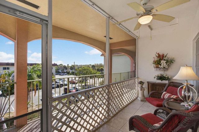 100 SE 6TH Avenue 303, Pompano Beach, FL 33060