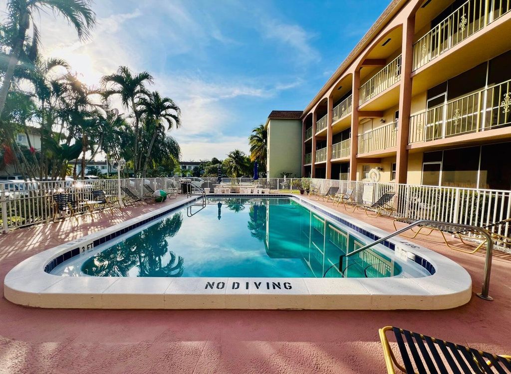 100 SE 6TH Avenue 303, Pompano Beach, FL 33060