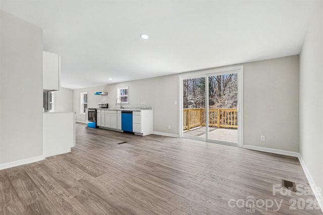 5050 Park Creek Drive, Mount Holly, NC 28120