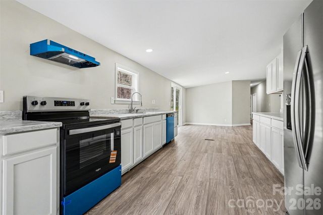 5050 Park Creek Drive, Mount Holly, NC 28120