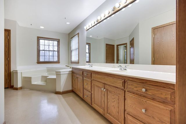 1760 Innisbrook Lane, Zanesville, OH 43701