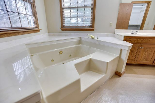 1760 Innisbrook Lane, Zanesville, OH 43701