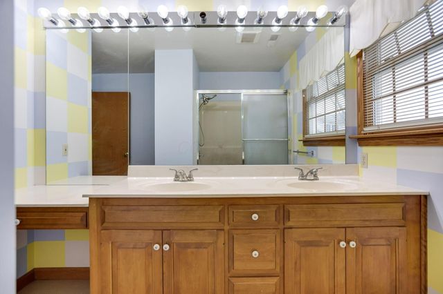 1760 Innisbrook Lane, Zanesville, OH 43701