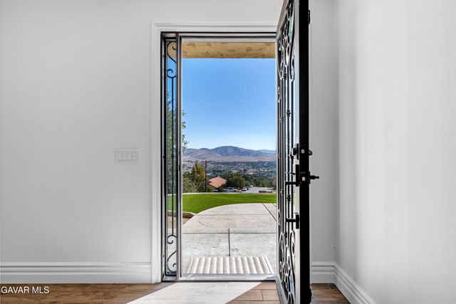 21824 Sunnybrook Drive, Tehachapi, CA 93561