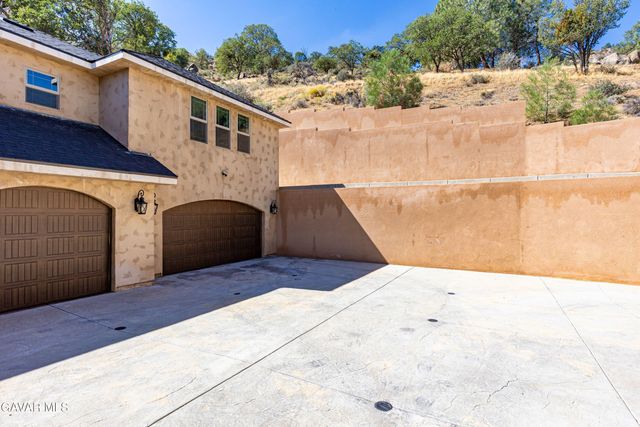 21824 Sunnybrook Drive, Tehachapi, CA 93561
