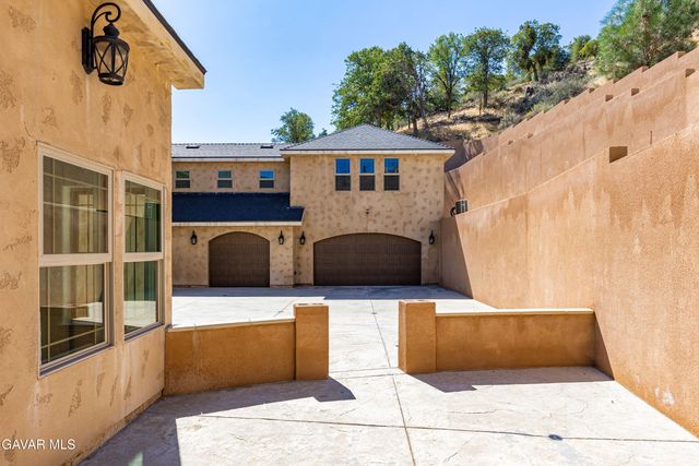 21824 Sunnybrook Drive, Tehachapi, CA 93561