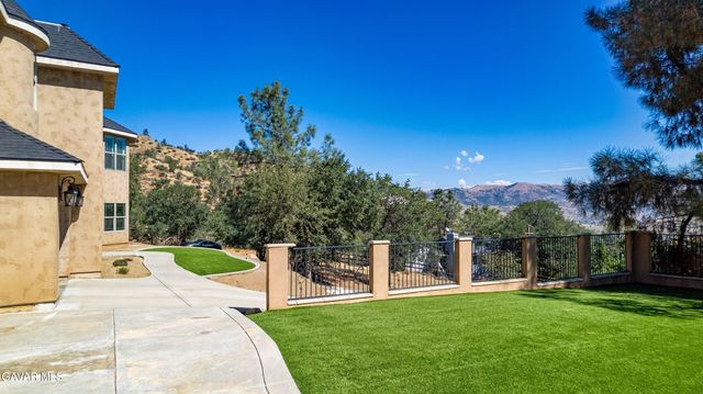 21824 Sunnybrook Drive, Tehachapi, CA 93561