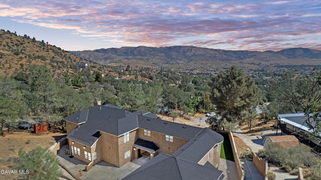 21824 Sunnybrook Drive, Tehachapi, CA 93561