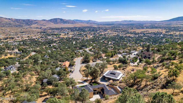 21824 Sunnybrook Drive, Tehachapi, CA 93561