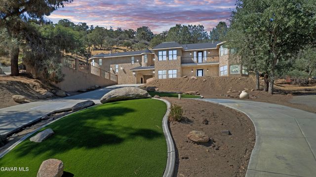 21824 Sunnybrook Drive, Tehachapi, CA 93561