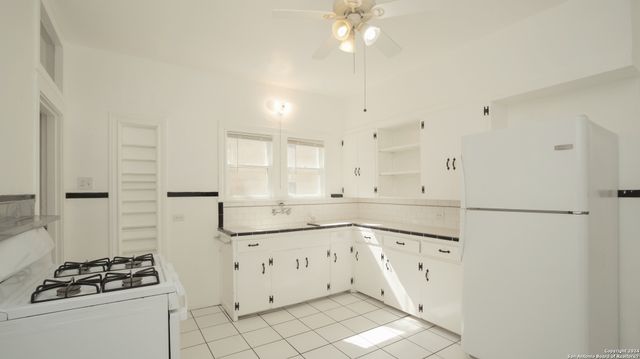222 FUNSTON PL, San Antonio, TX 78209
