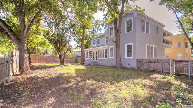 222 FUNSTON PL, San Antonio, TX 78209