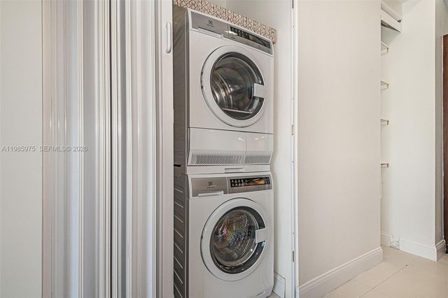 20000 E Country Club Dr 412, Aventura, FL 33180