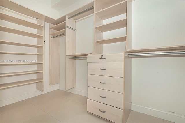 20000 E Country Club Dr 412, Aventura, FL 33180