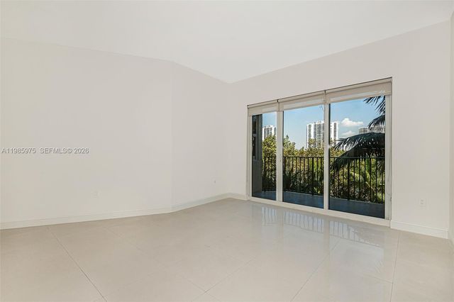 20000 E Country Club Dr 412, Aventura, FL 33180