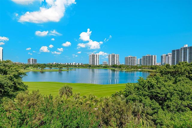 20000 E Country Club Dr 412, Aventura, FL 33180
