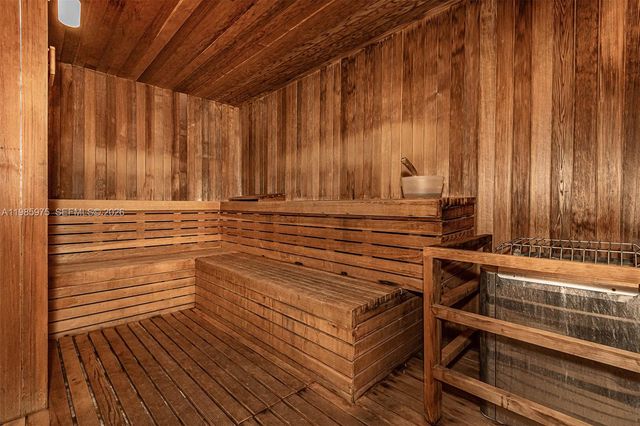 20000 E Country Club Dr 412, Aventura, FL 33180