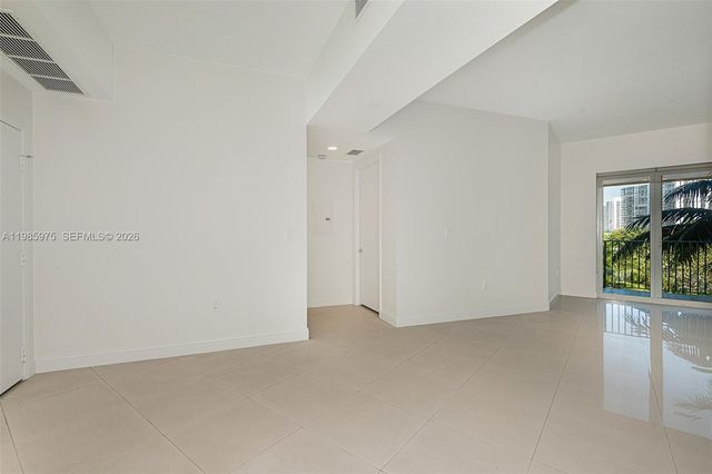 20000 E Country Club Dr 412, Aventura, FL 33180