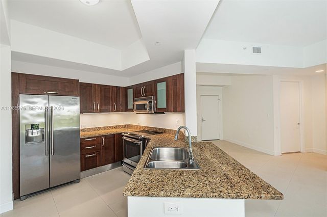 20000 E Country Club Dr 412, Aventura, FL 33180