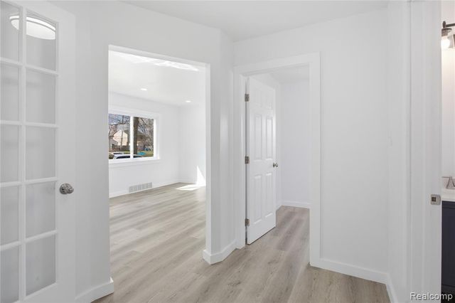 23384 Vassar Avenue, Hazel Park, MI 48030