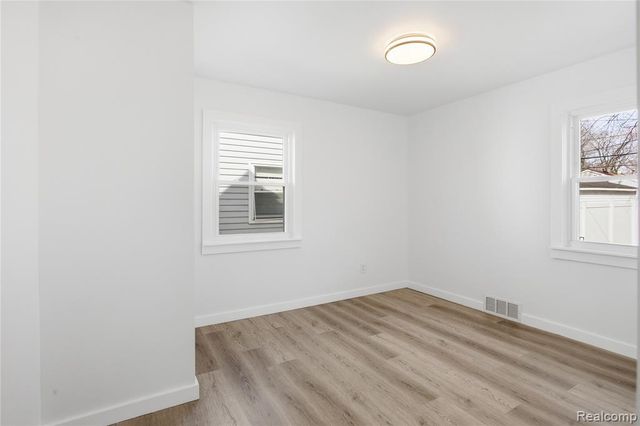 23384 Vassar Avenue, Hazel Park, MI 48030