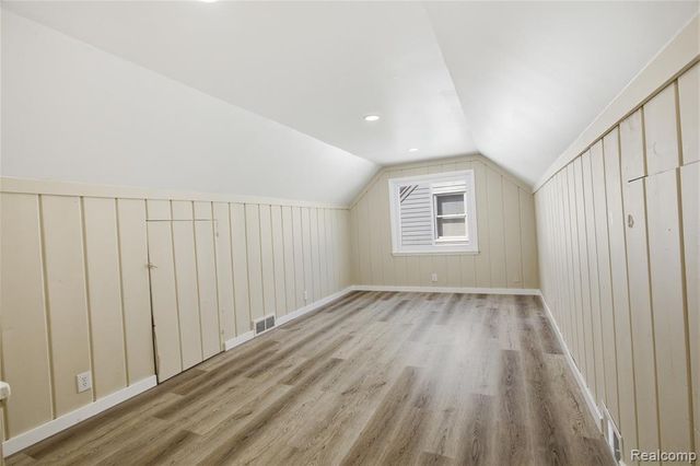 23384 Vassar Avenue, Hazel Park, MI 48030