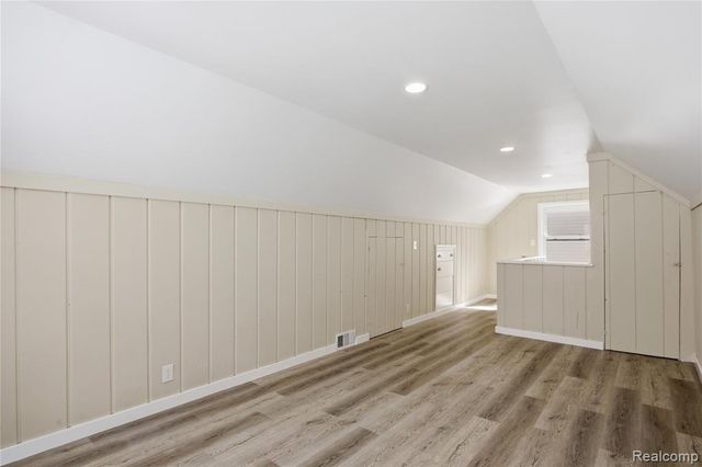 23384 Vassar Avenue, Hazel Park, MI 48030