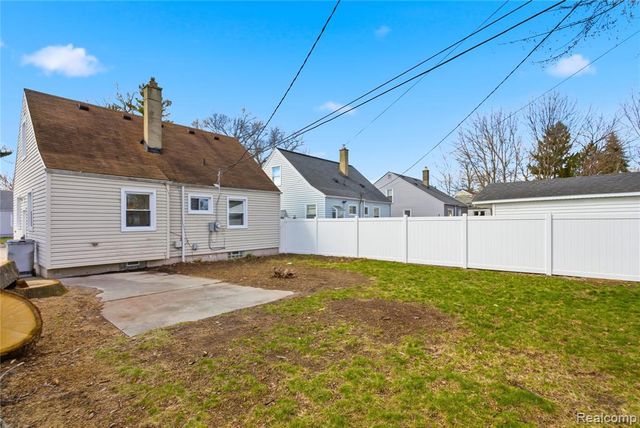 23384 Vassar Avenue, Hazel Park, MI 48030