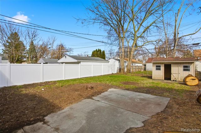 23384 Vassar Avenue, Hazel Park, MI 48030