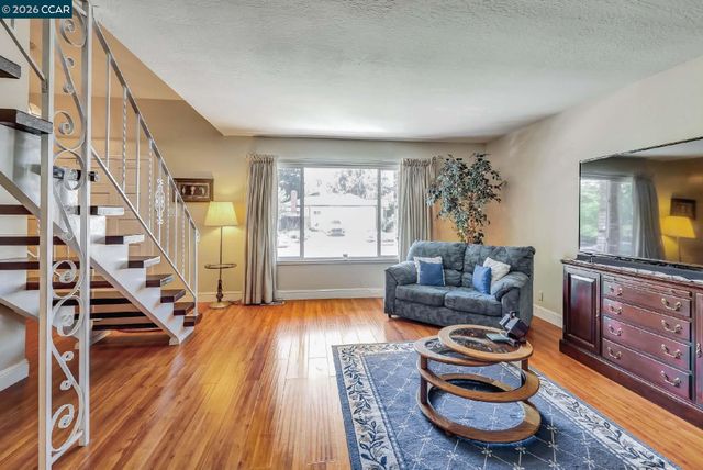 1533 Longford Ct, Walnut Creek, CA 94598