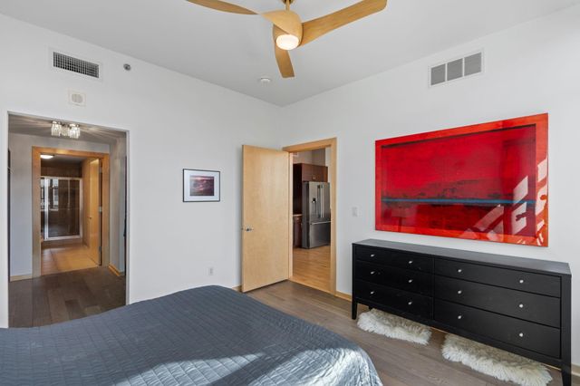 215 10th Avenue S 703, Minneapolis, MN 55415