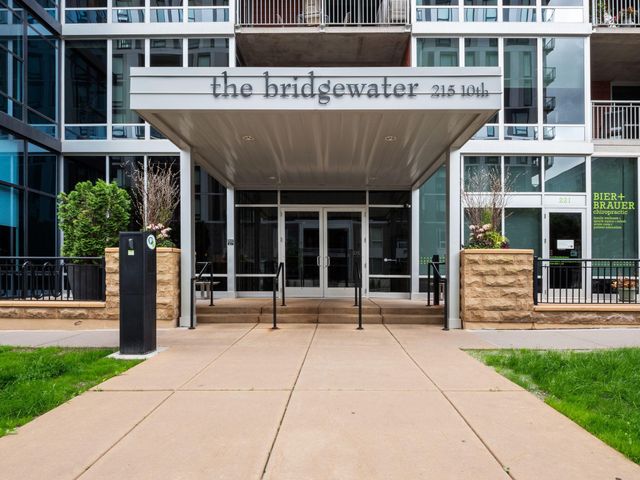 215 10th Avenue S 703, Minneapolis, MN 55415