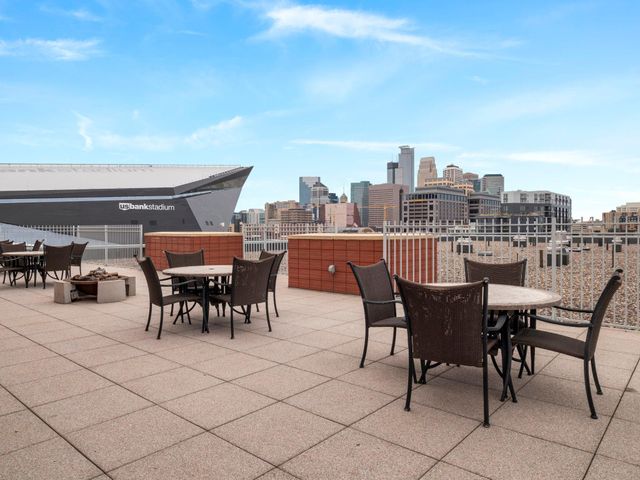 215 10th Avenue S 703, Minneapolis, MN 55415