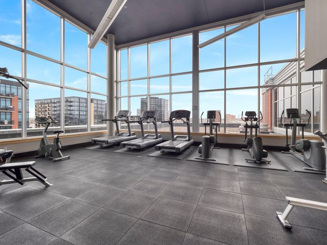 215 10th Avenue S 703, Minneapolis, MN 55415
