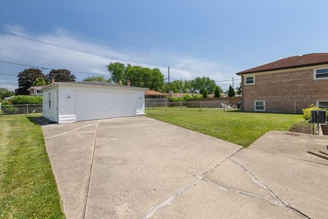 8841 Menard Avenue, Morton Grove, IL 60053