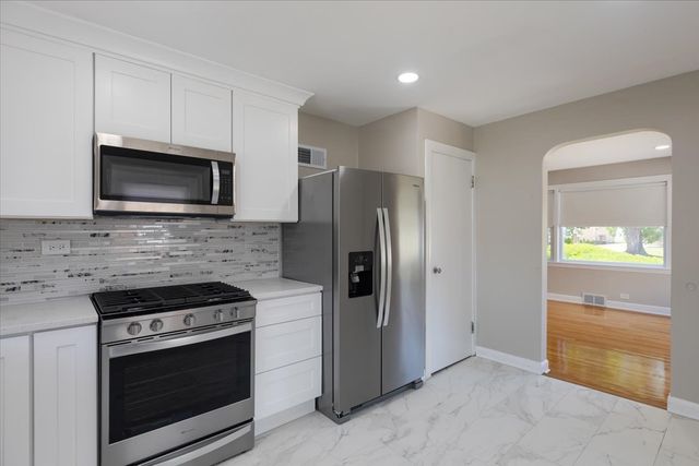 8841 Menard Avenue, Morton Grove, IL 60053