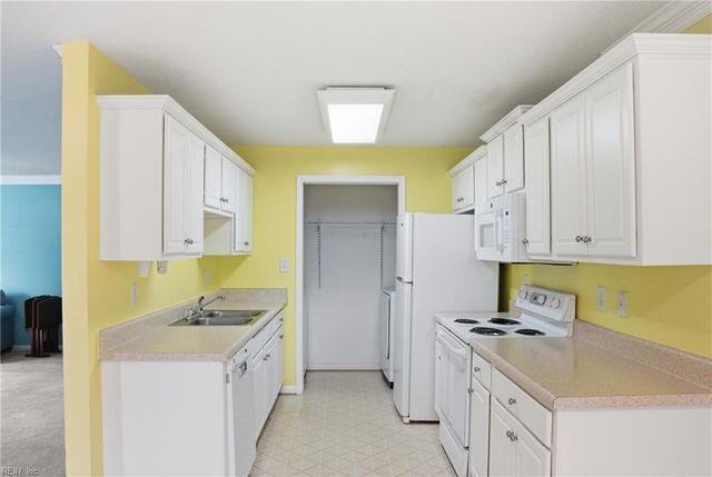 1303 Buoy CT, Suffolk, VA 23435