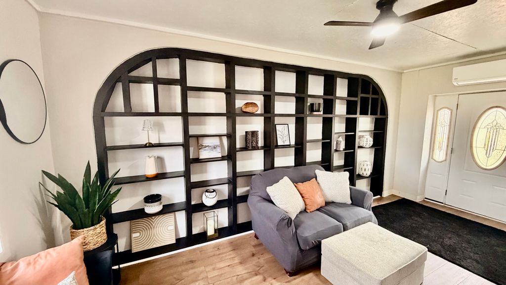 Image 11 of property listing at 909 E 3RD Street, Centralia, IL 62801