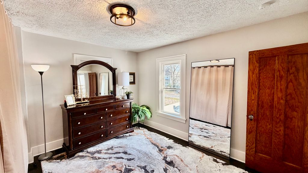 Image 22 of property listing at 909 E 3RD Street, Centralia, IL 62801