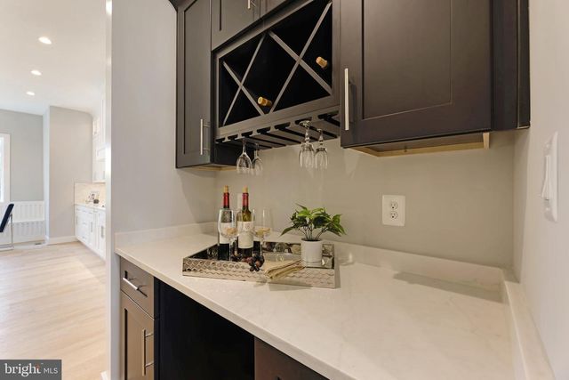 125 CASMAR ST SE, Vienna, VA 22180